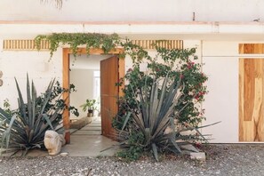 Exterior detail - Hermoso departamento con terraza y vista panorámica en la Ciudad de Oaxaca.   (San Andrés Huayápam)
