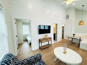 1 habitación, tabla de planchar con plancha, wifi y ropa de cama