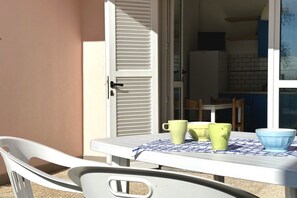 Outdoor dining - Palme 8 - Marcelli, three-room apartment with private garden, Residence Le Palme (Marcelli)