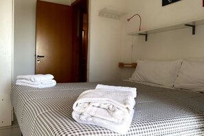 3 室のベッドルーム、WiFi、ベッドシーツ