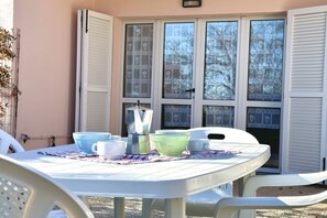 Outdoor dining - Palme 9 - Marcelli, three-room apartment with private garden, Residence Le Palme (Marcelli)