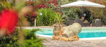 Villa Melograno avec annexe, piscine exclusive entourée de verdure 