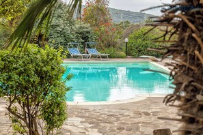 Outdoor pool - Villa Melograno with annexe, exclusive swimming pool surrounded by greenery  (Campanedda)