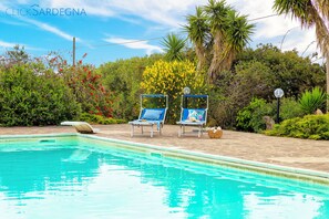 Outdoor pool - Villa Melograno with annexe, exclusive swimming pool surrounded by greenery  (Campanedda)
