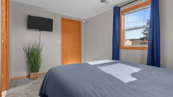 3 chambres, bureau, Wi-Fi gratuit, draps fournis