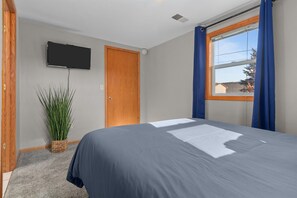 3 habitaciones, escritorio, wifi gratis y ropa de cama