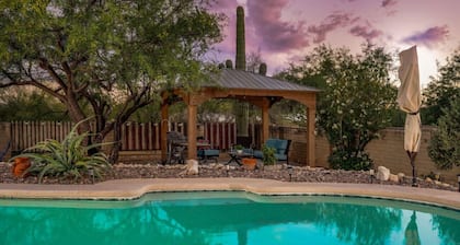 Backyard Oasis / Big 360º Views / 3 BR 2 BA