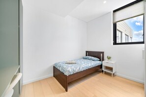 2 makuuhuonetta, silitysrauta/-lauta, ilmainen Wi-Fi, vuodevaatteet