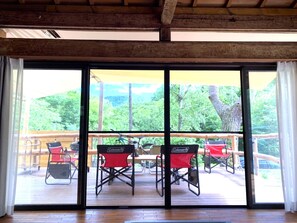 Studio Suite Mewah, balkon, pemandangan gunung | Teras/patio