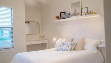 3 dormitorios, escritorio, tabla de planchar con plancha y wifi