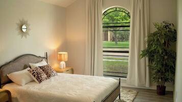 4 slaapkamers, een bureau, een strijkplank/strijkijzer, gratis wifi