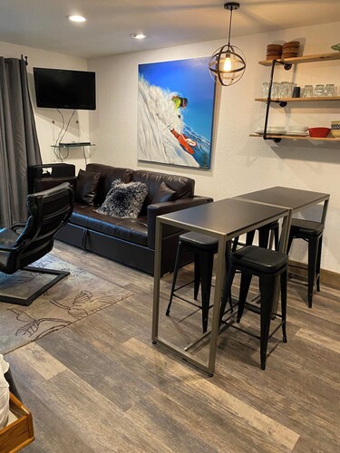 Beautiful Girdwood Condo