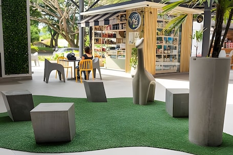 Deluxe Apartment | Outdoor dining