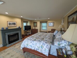 3 bedrooms, free WiFi, bed sheets - Waterfront Home - New Dock w/ Boat Ramp - Pet Friendly - Reduced rate for 2026 (Parksley)