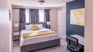 4 bedrooms, desk, iron/ironing board, travel crib