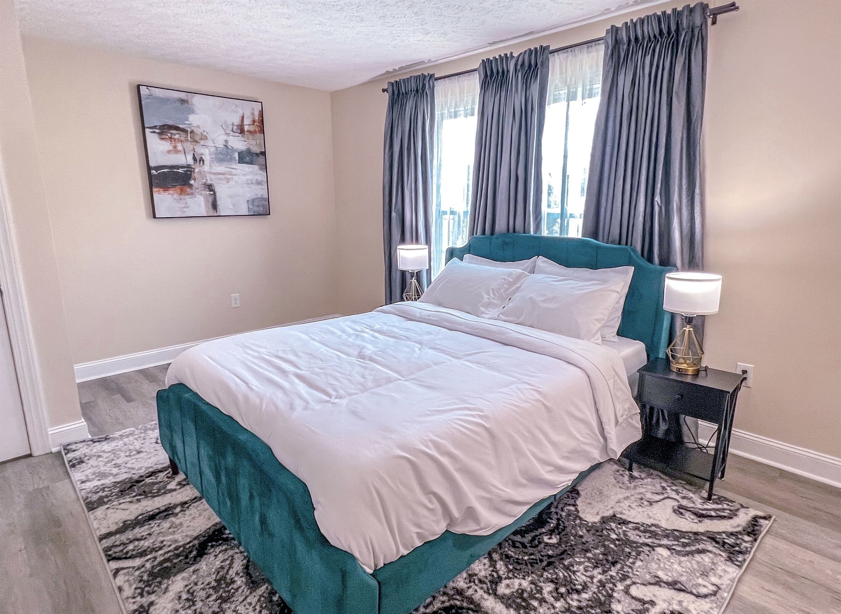 4 bedrooms, desk, iron/ironing board, travel crib