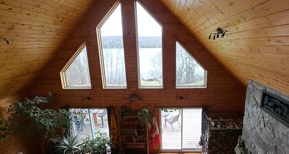 Magnetawan River beauty, located on 10 acres very peaceful and private.