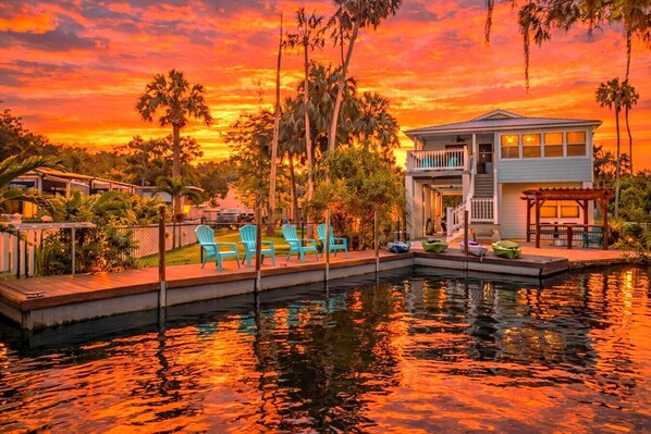 Unclassified image, 1 of 22, button