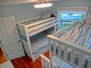 3 bedrooms, desk, travel cot, WiFi - Swim Mat, Kayaks, Fire Pit! PET FRIENDLY - Sunfish Cove - Weeki Wachee River (Weeki Wachee)