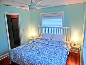 3 bedrooms, desk, travel crib, WiFi - Swim Mat, Kayaks, Fire Pit! PET FRIENDLY - Sunfish Cove - Weeki Wachee River (Weeki Wachee)