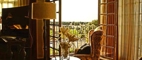 Habitación Deluxe, vista al jardín | Ropa de cama de alta calidad, cunas gratuitas y camas extra