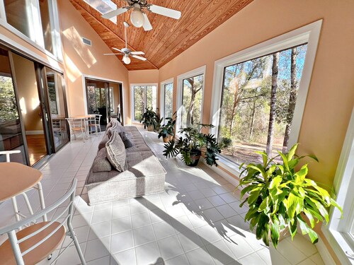 New Property Alert! Check out this MASSIVE Luxury House. Pet Friendly!