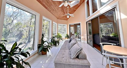 New Property Alert! Check out this MASSIVE Luxury House. Pet Friendly!