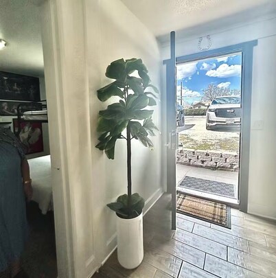 COLORADO GUEST HOUSE CLOSE TO RED ROCKS, MOUNTAINS, & MINUTES FROM DENVER CITY 