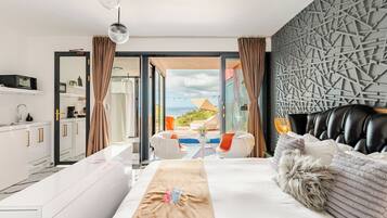 Campo Suite | Private & Heated pool | Accessibility | أسرّة بإسفنج يتكيف مع شكل الجسم وخزنة داخل الغرفة وواي فاي مجانًا