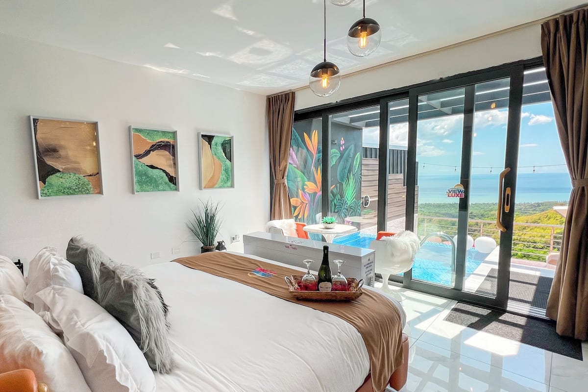 Mar Suite | Private & Heated pool | Memory foam beds, in-room safe, free WiFi