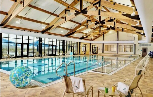 屋内プール、屋外プール