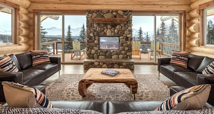 Beautiful BRAND NEW 4 Bedroom Chalet at the Majestic Valley Wilderness Lodge