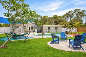 Outdoor pool - Bonita Springs Home Private Pool & Backyard 5 minutes to the Beach and Boulevard (Bonita Springs)