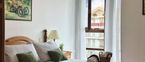 2 chambres, fer et planche Ă  repasser, draps fournis