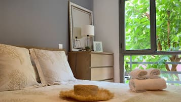 3 bedrooms, iron/ironing board, bed sheets