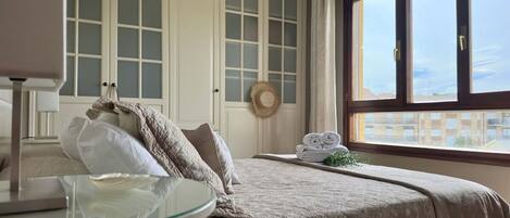 2 Schlafzimmer, Bügeleisen/Bügelbrett, Bettwäsche