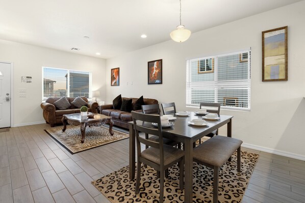 House | In-room dining