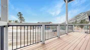 House | Terrace/patio