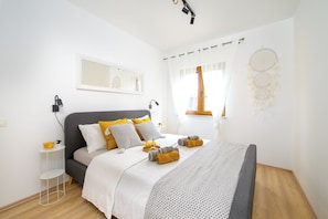 3 bedrooms, Internet