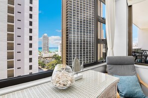 Interior - 1BR Ocean View Condo with King Bed & Free Parking (Honolulu)