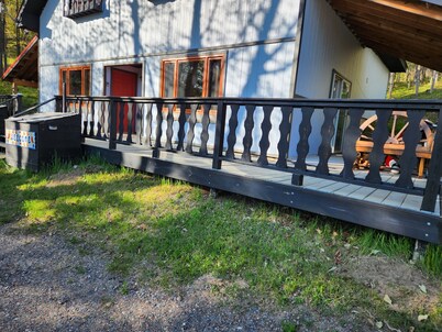 Peaceful Updated Ski Chalet across the street from Ski Brule Mountain -LEFT Side