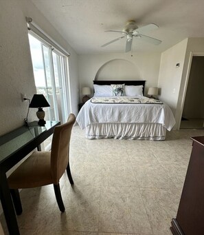 1 Schlafzimmer, Schreibtisch, Bügeleisen/Bügelbrett, WLAN