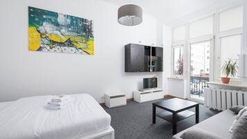 Iron/ironing board, WiFi, bed sheets