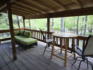 Outdoor dining - The Crowned Eagle Cabin (Mena)