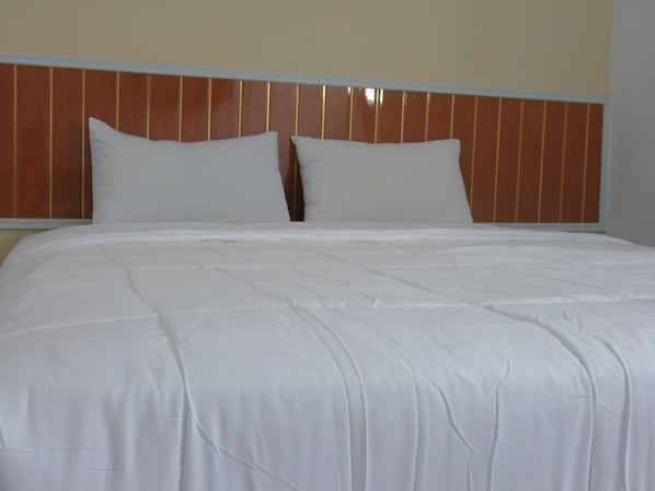 Chambre Deluxe, 1 lit double, non-fumeur | Bureau, système d’insonorisation, accès au Wi-Fi (inclus)