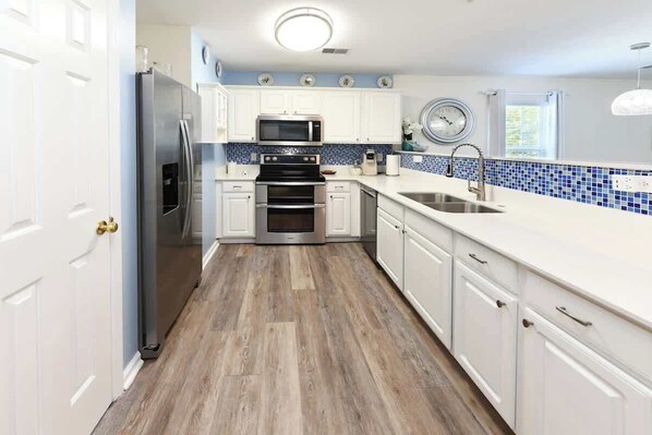 Kochgeschirr/Geschirr/Besteck