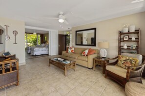 2 bedrooms, free WiFi, bed sheets - Oceanfront 2BR Condo w/ Pool Access & Sunset Views (Lahaina)
