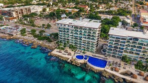 Exterior - The Queen of Cozumel ROYAL VISTA Caribbean OCEAN (Cozumel)