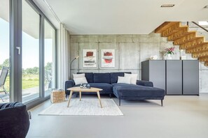 Fernseher, Stereoanlage