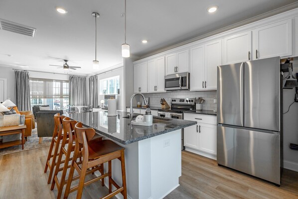 Fridge, microwave, oven, stovetop - Chatt City Snug - a PMI Scenic City Vacation Rental (Chattanooga)